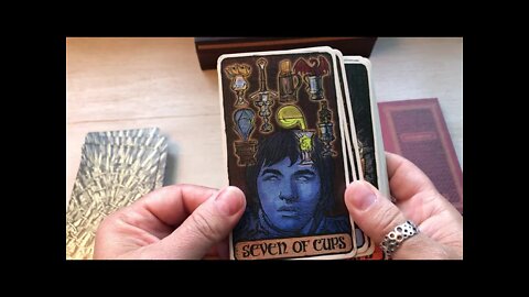 Unboxing Game of Thrones Tarot