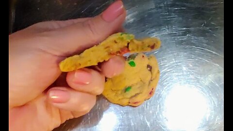 Holiday M&M Mini's Chocolate Chip Cookies🍪 Enough 2 Share - 5 lb Batch