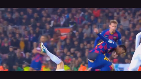 Can you guess who's pulling Messi's pants? #Messi'sfunniestmoments