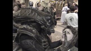 Dragon*Con 2000 Alien Encounter