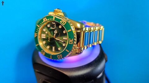 Video: Aivasee Women's Men's Automatic Watch with Rotating Bezel Ring, Green Gemstone with Gold PVD