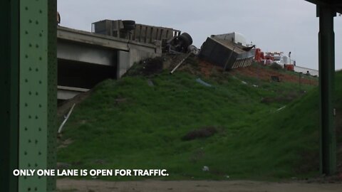 CHP: Semi carrying carrots overturns, backs up traffic on Hwy. 99