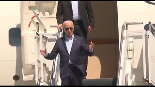 Biden Gets Confused Getting Off Air Force One