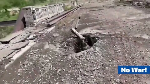 Bombing moment of a bridge in Donetsk!