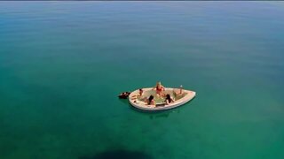 Check This Out: Hot Tub Boat