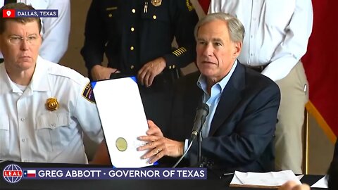 🇺🇸 Gov. Greg Abbott y autoridades informan sobre las inundaciones en Texas (23 agosto 2022)