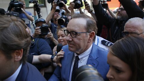 Kevin Spacey 'Strenuously' Denies Sex Charges, Granted Bail