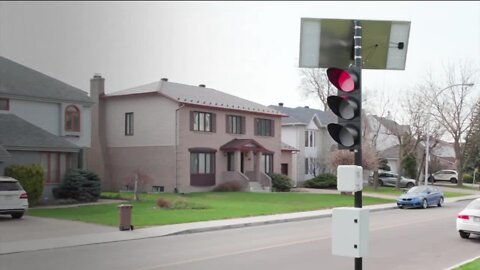 Testing out smart stoplight to curb reckless driving, could it work?