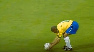 1- Unbelievable Free Kick - Roberto Carlos