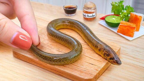 Eel Fishing With Eggs and Cooking Japanese Grilled Eel Rice in Miniature Kitchen 🍳