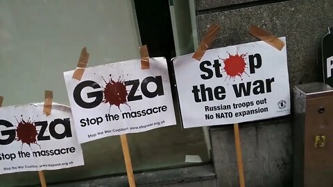 Stop the War Coalition Signs - Boycott Puma Protest