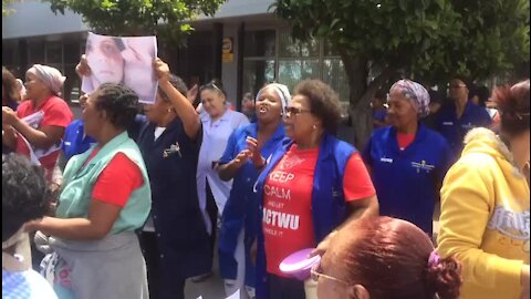 SOUTH AFRICA - Cape Town - 181127 - COSATU and SACTWU members protest (VzL)