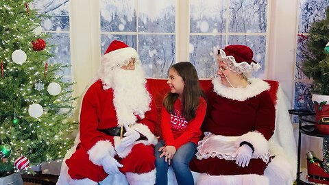 Photo Op with Mr. & Mrs. Claus!