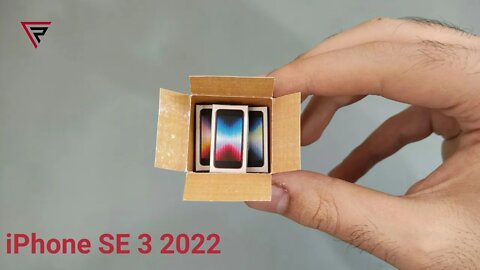 iPhone se 3 2022 miniature unboxing mini phone