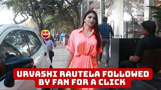 Urvashi Rautela Followed By Fan For A Click In Bandra