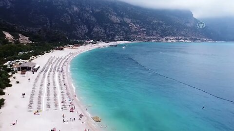 Heatwave Causes Crowded Beaches in Fethiye and Marmaris