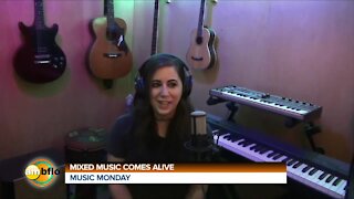 MUSIC MONDAY - MEET SARA ELIZABETH