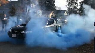 Couple uses Mustang to announce their baby's gender