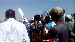 Marange villagers disperse after diamond protest in Zimbabwe (4Tf)