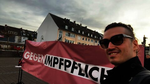 ILLEGALE REDE GEGEN IMPFPFLICHT. /// Neujahrsansprache am Neptunplatz in Köln Ehrenfeld #ehrenfeld