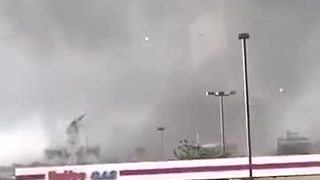 Tornado rips off top of courthouse in Iowa