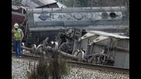 2 train derailments in WV, and AL, & a pack of mystery goats run through San Francisco