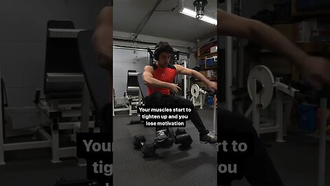 Using Your Phone At The Gym #workoutgoals #musclefitness #shorts #bodybuilding #youtubeshorts