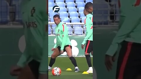 Ronaldo plays too much 😂 #football #shorts #ronaldo #trending