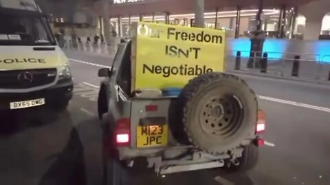 POLICE SEIZED A CAR AT THE FREEDOM CONVOY UK #METPOLICE