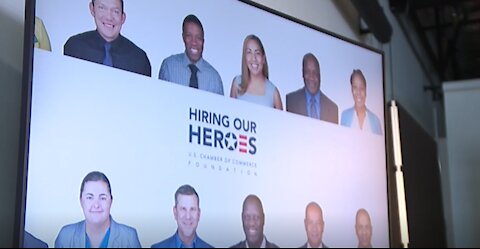 Air Force veteran offers free headshots for military members