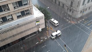 SOUTH AFRICA - Johannesburg - Heavy rain in CBD (video) (PJh)