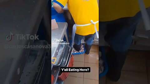 Man stomps on food at restaurant before serving ‼️🤮