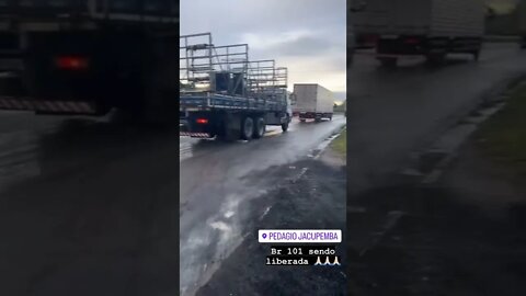 05h20 - Em Aracruz, km171 da BR101, trânsito liberado por desvio nos dois sentidos.