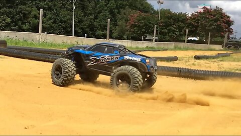 X-maxx Bashing at Debbie's RC World - RUN FOOTAGE ONLY