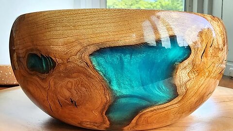 "As Glaciers Melt" #woodturning #epoxyart #endhumantrafficking #homedecor @TurnItUpbyTravis1213