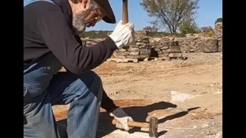 Rock Cutting 101, with a hammer.