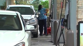 Rush to get gas ahead of storm