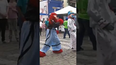 DANÇANDO FOFÃO, PATATI E MINNE MOUSE DA CARRETA DA ALEGRIA NA PRAÇA, LIKE