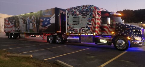 Patriotic truck tribute, support Canadian Freedom convoy