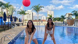 VÔLEI NA PISCINA! 3 irmãs demais