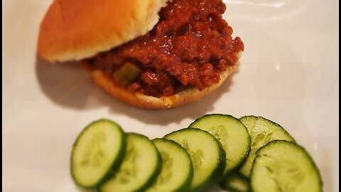 Honey Bear's Kitchen - Sloppy Joe's - Episode 03