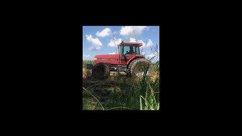 Case IH 8940 Magnum Tractor | In the Field