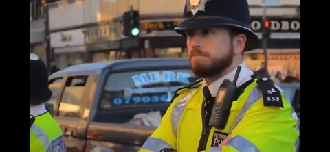 UK Police Helplessly Watch as Muslim Migrants Chant “Sharia for UK” Coming Soon to a City Near You!