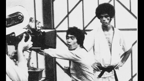 Cross kick Studio Films Bruce Lee Enter the Dragon