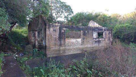 Casa de máquinas da Agasa abandonada na beira da lagoa dos barros em Santo Antônio da Patrulha/RS