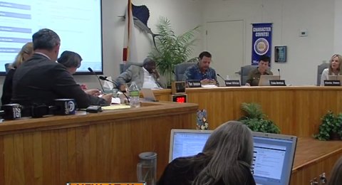 School board holds emergency meeting