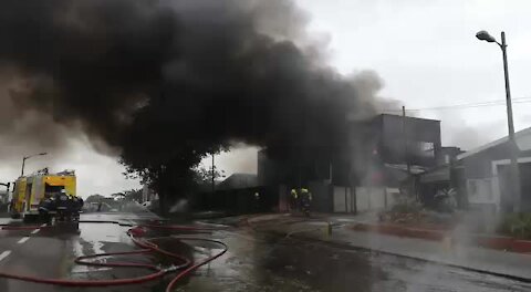 SOUTH AFRICA - Durban - Factory Fire (XqZ)