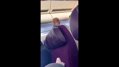 Muslim man arrested in Australia after threatening pilot & passengers.