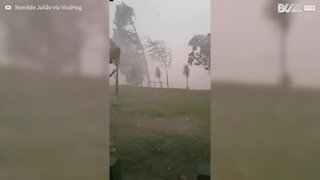 Spaventosa tempesta colpisce São Paulo, Brasile