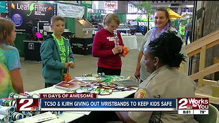 TCSO & KJRH Giving Out Wristbands to Keep Kids Safe